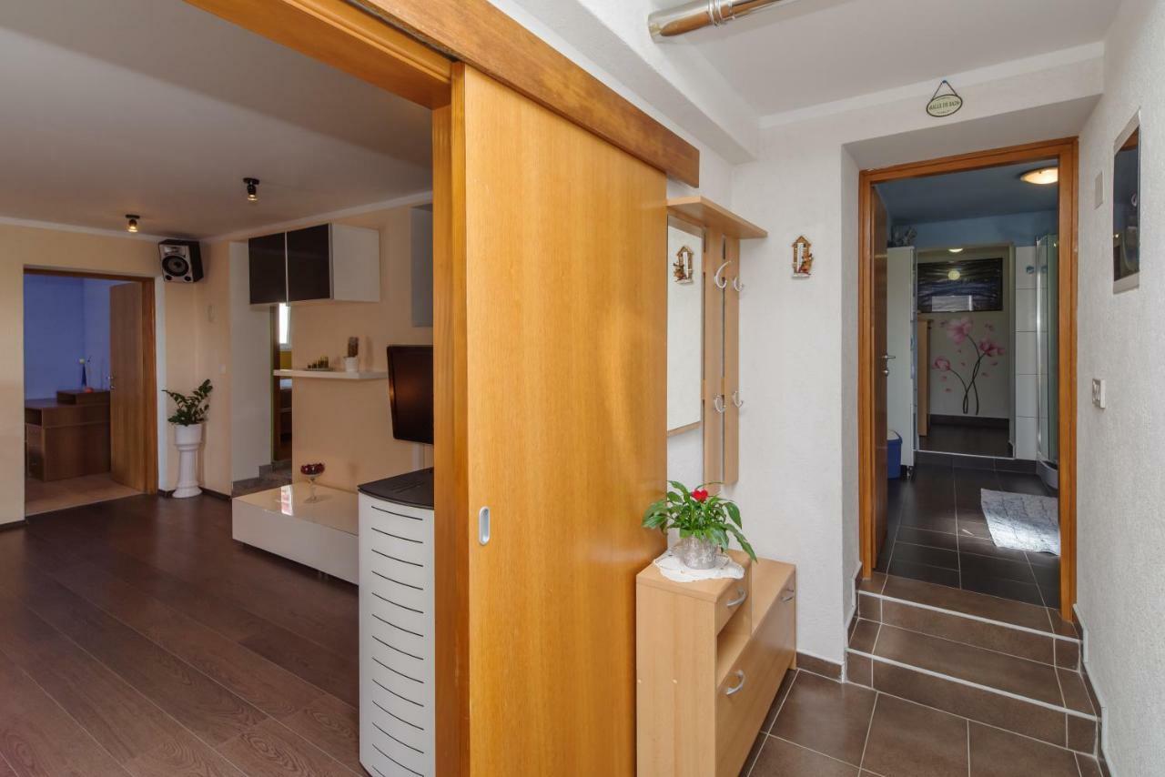 Apartment Sarar Crikvenica Exterior foto